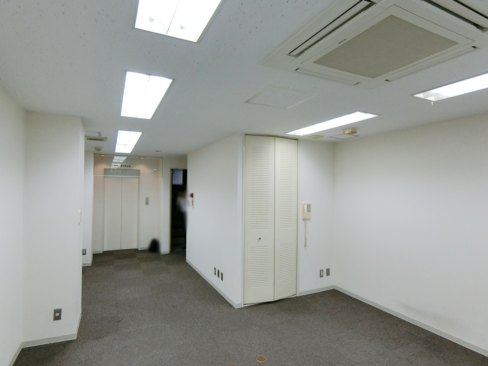 別角度の様子