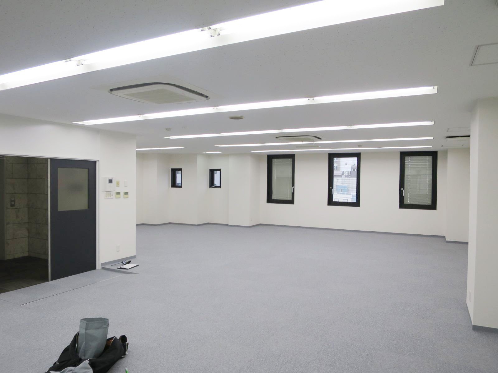 オフィス室内参考画像