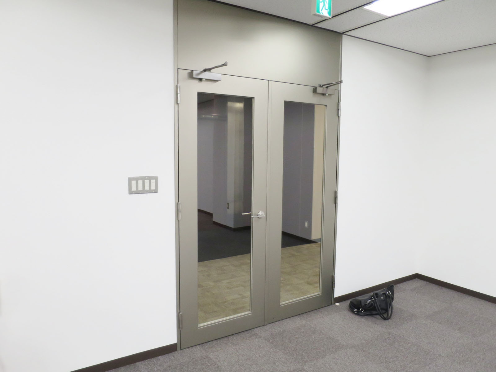 貸室出入口