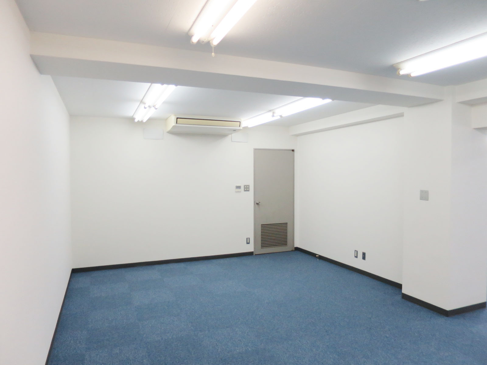 貸室出入口付近の様子