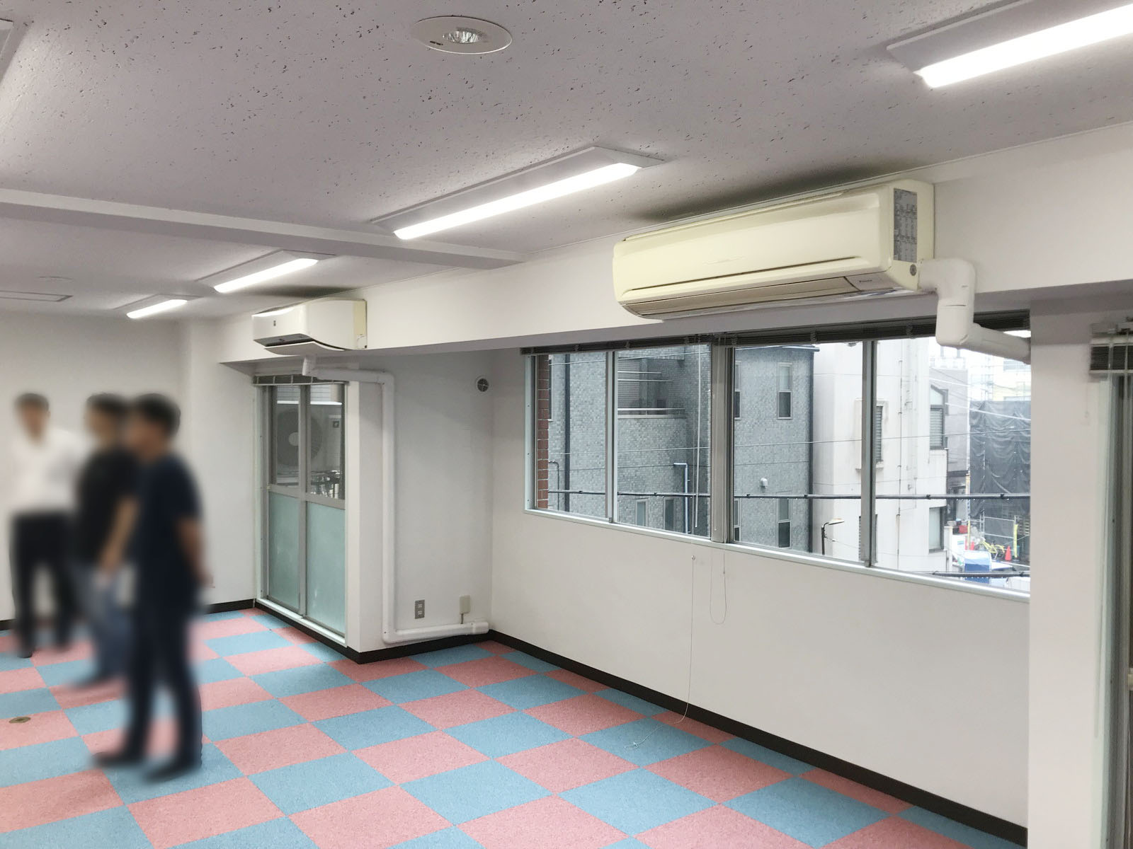 窓際の様子
