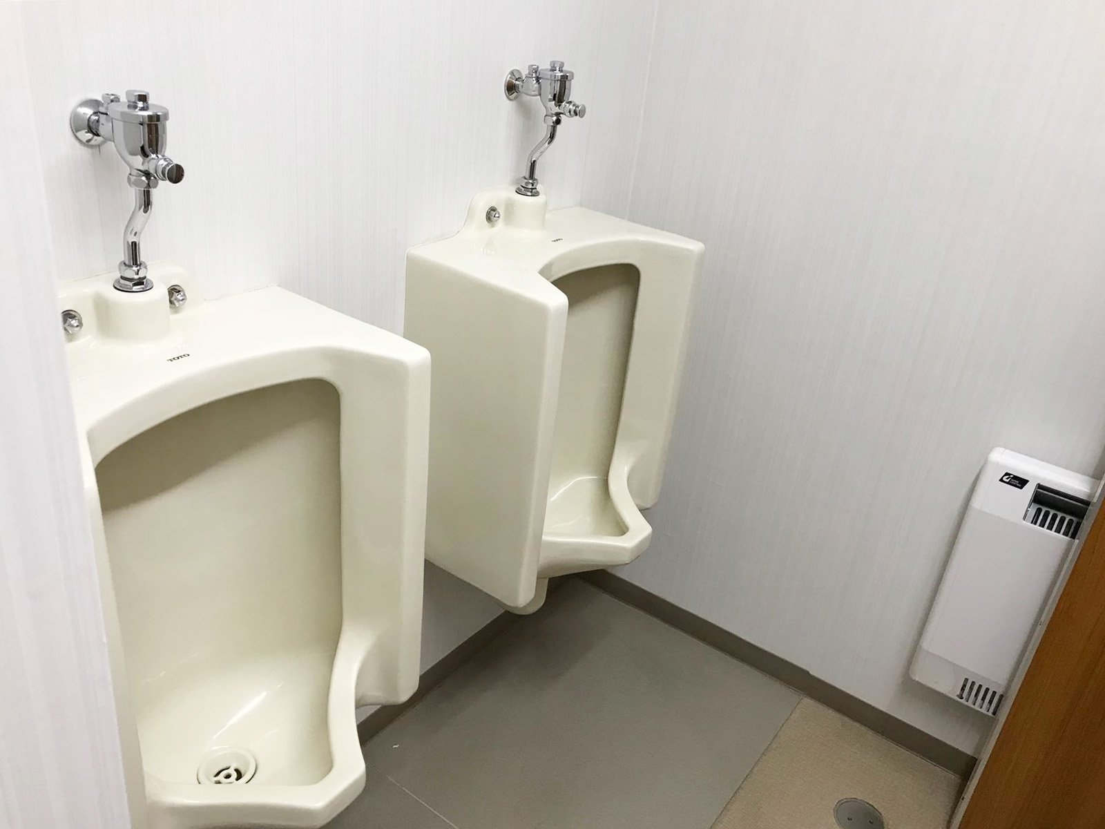 男性用トイレ
