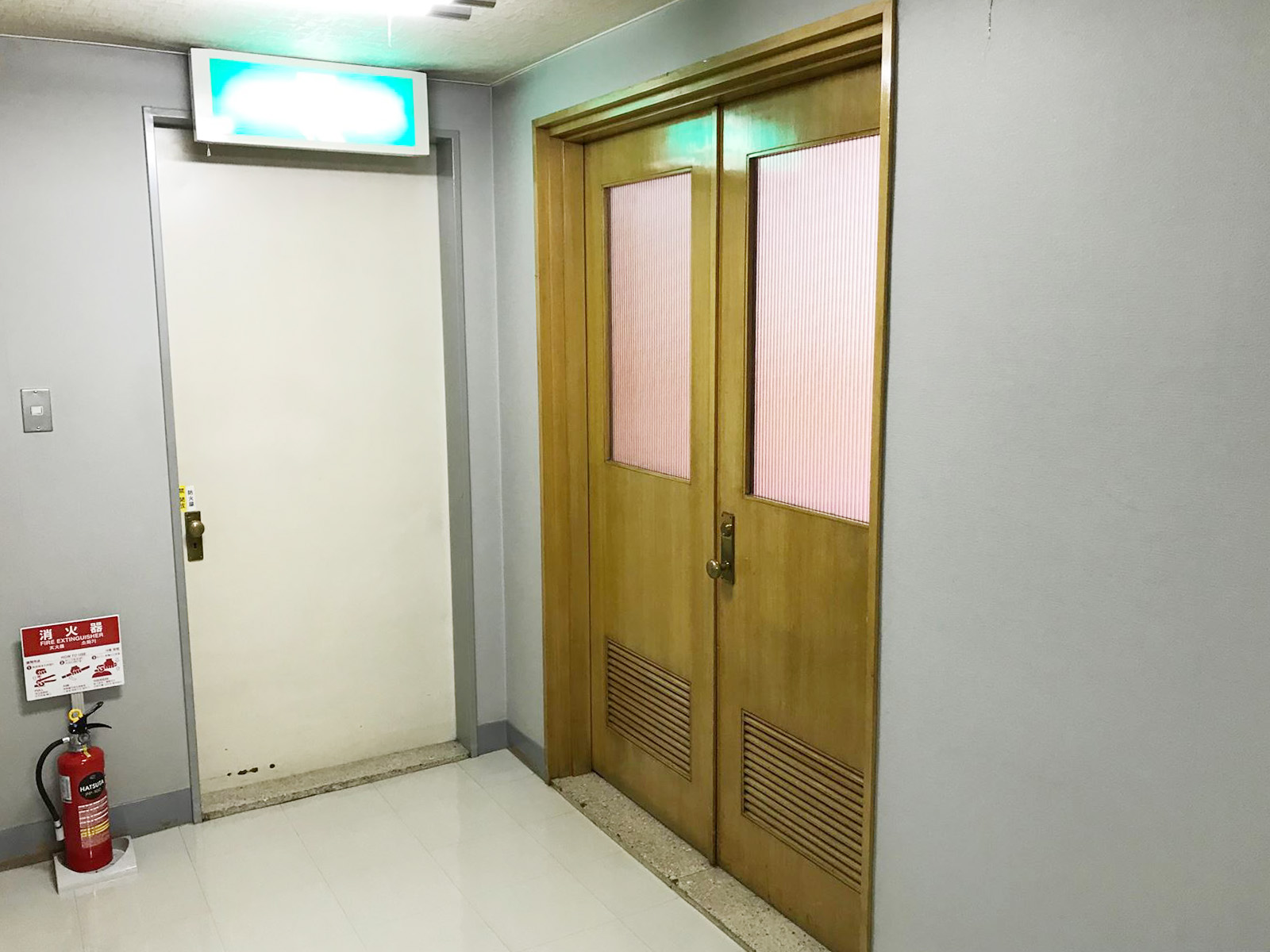 貸室出入口