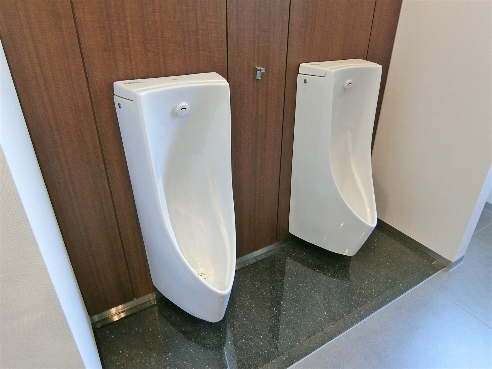 男性用トイレ