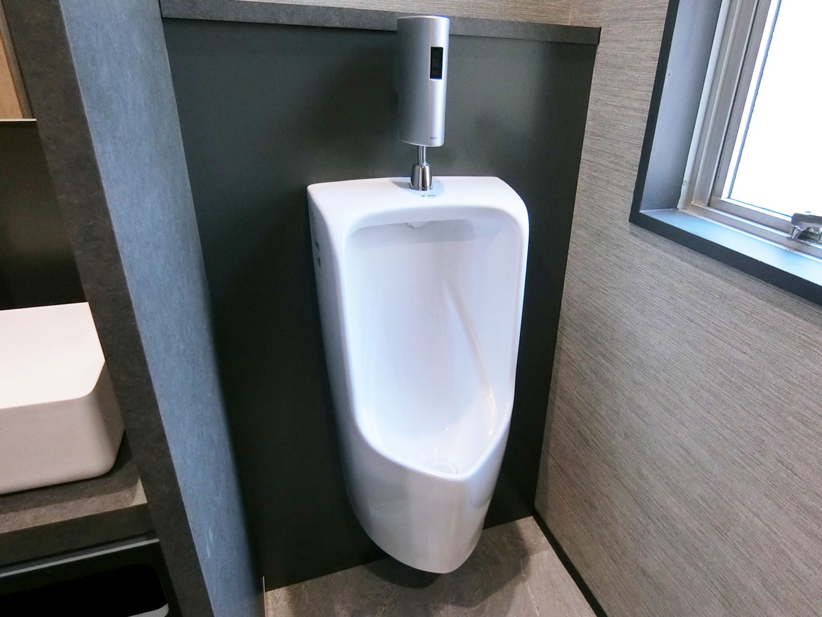 男性用トイレ