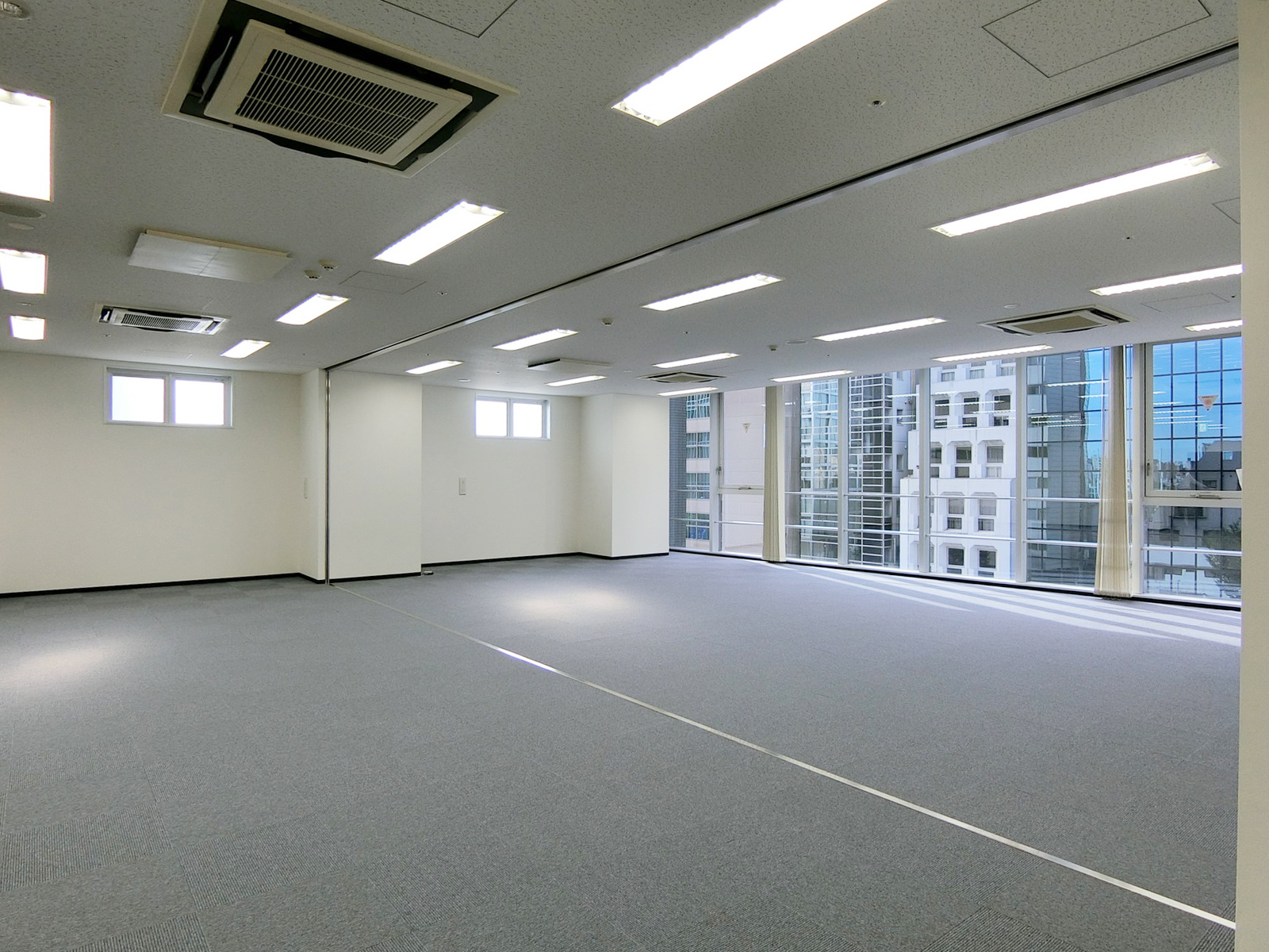 オフィス室内参考画像