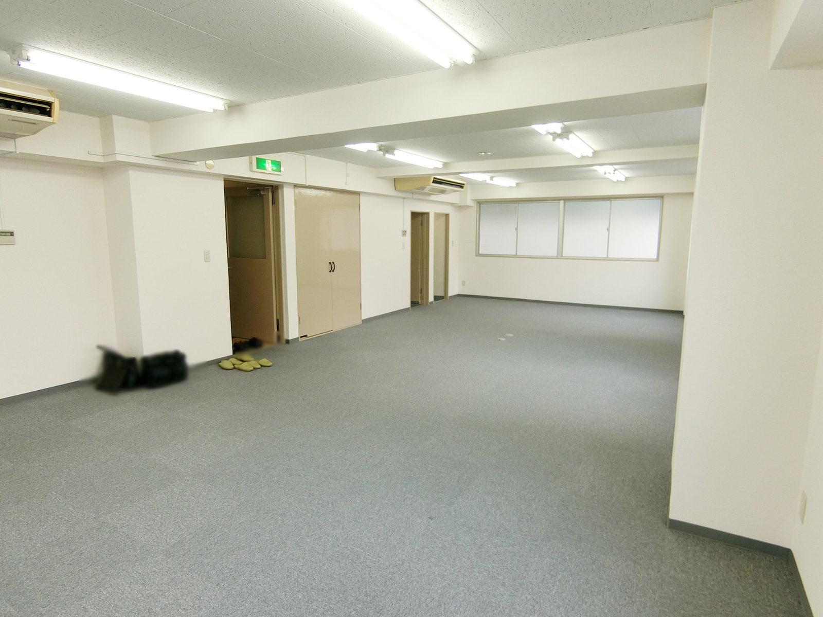 オフィス室内参考画像