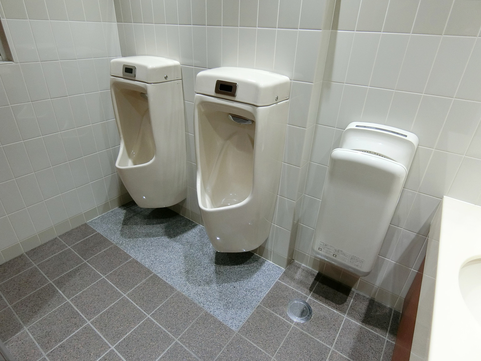 男性用トイレ