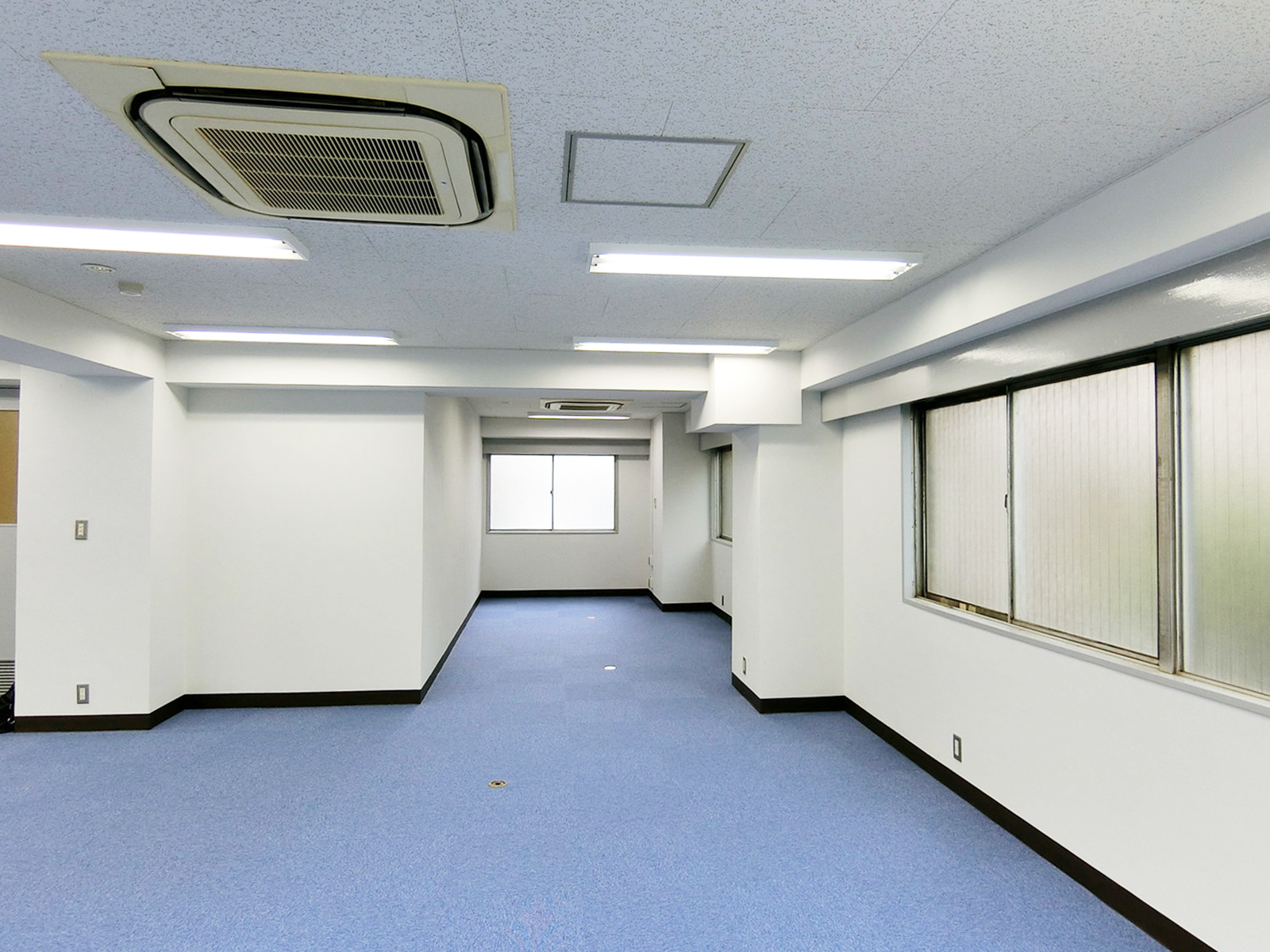 別角度の様子