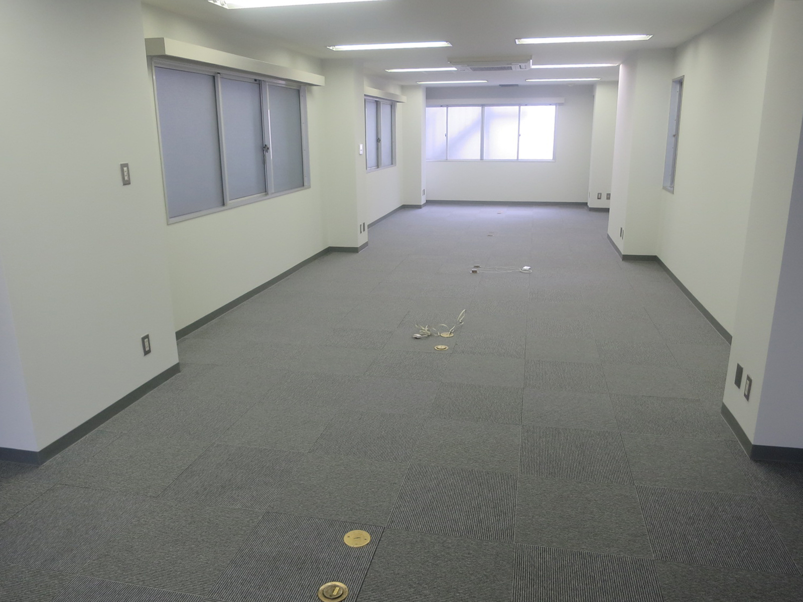 オフィス室内参考画像