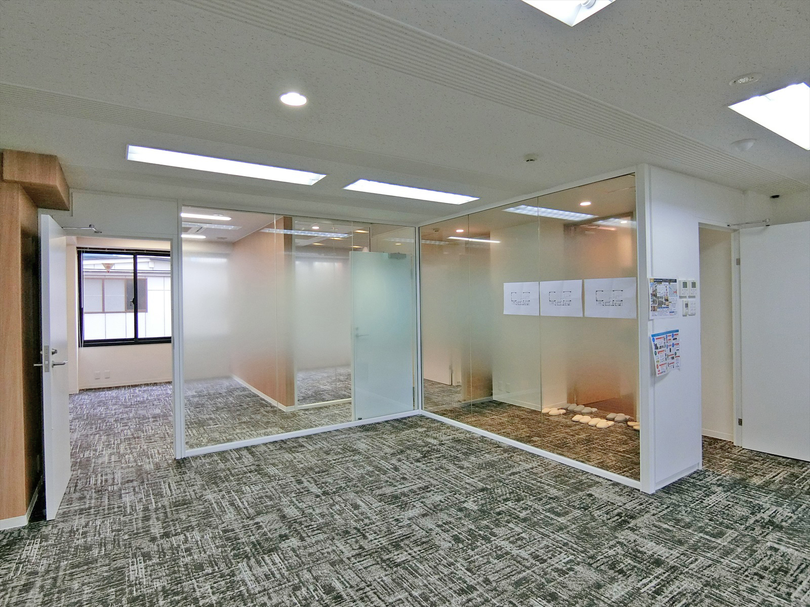 ガラスパーテーション