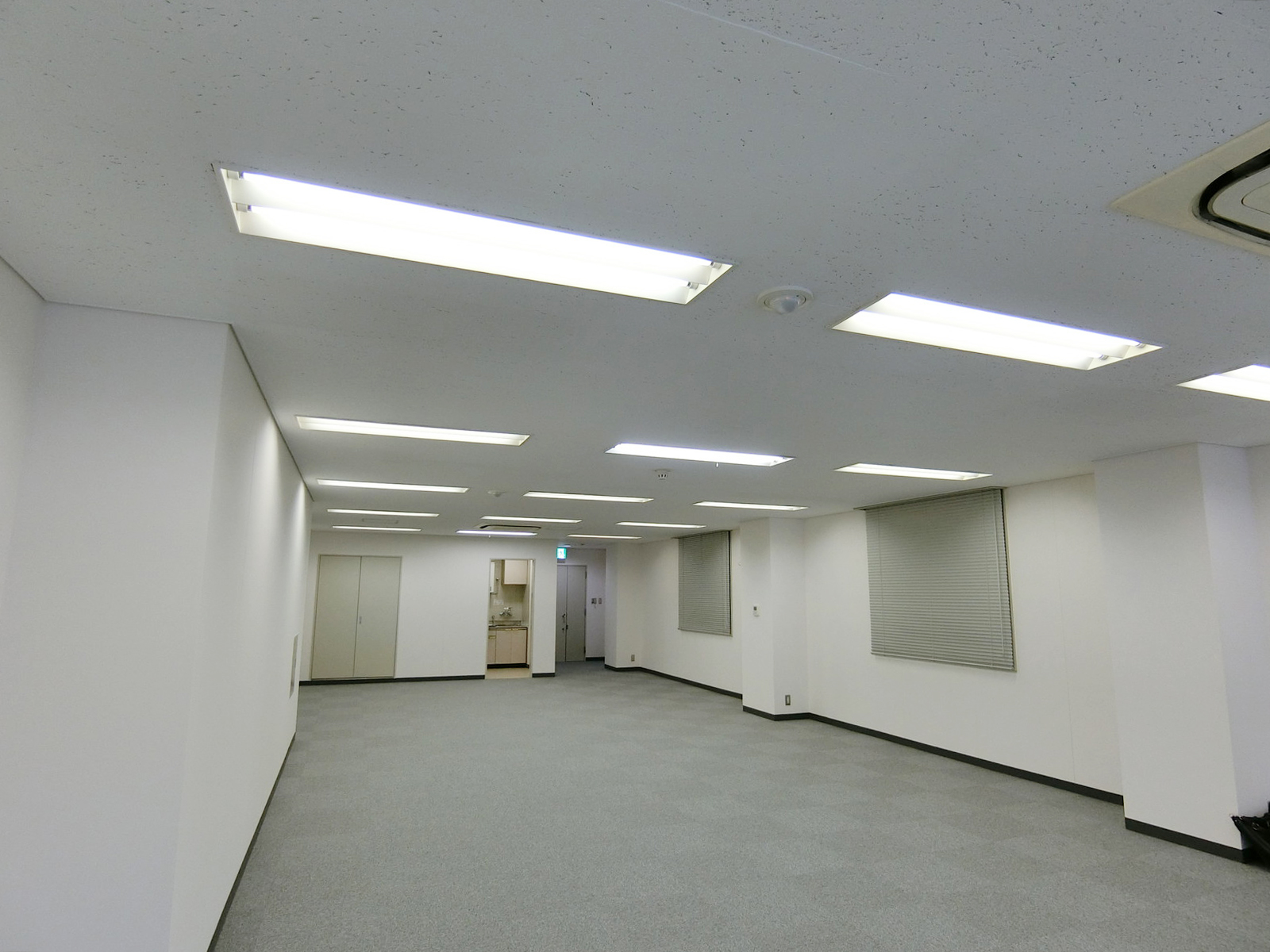 別角度の様子