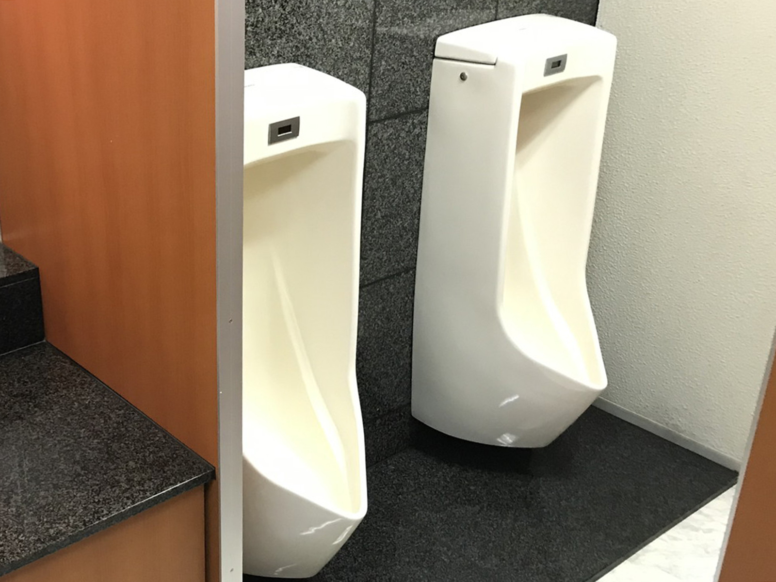 男性用トイレ
