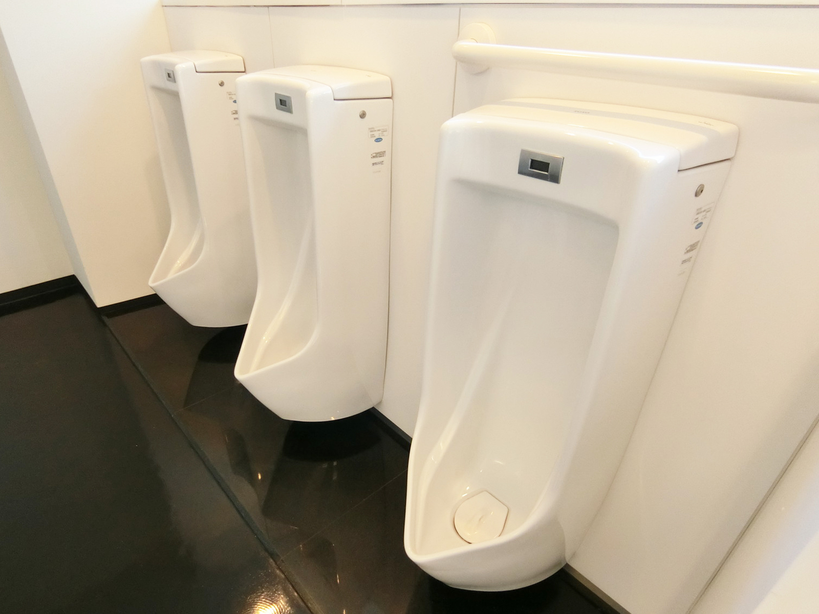 男性用トイレ