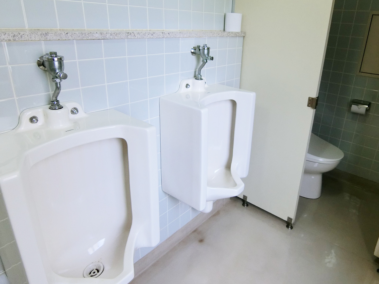 男性用トイレ
