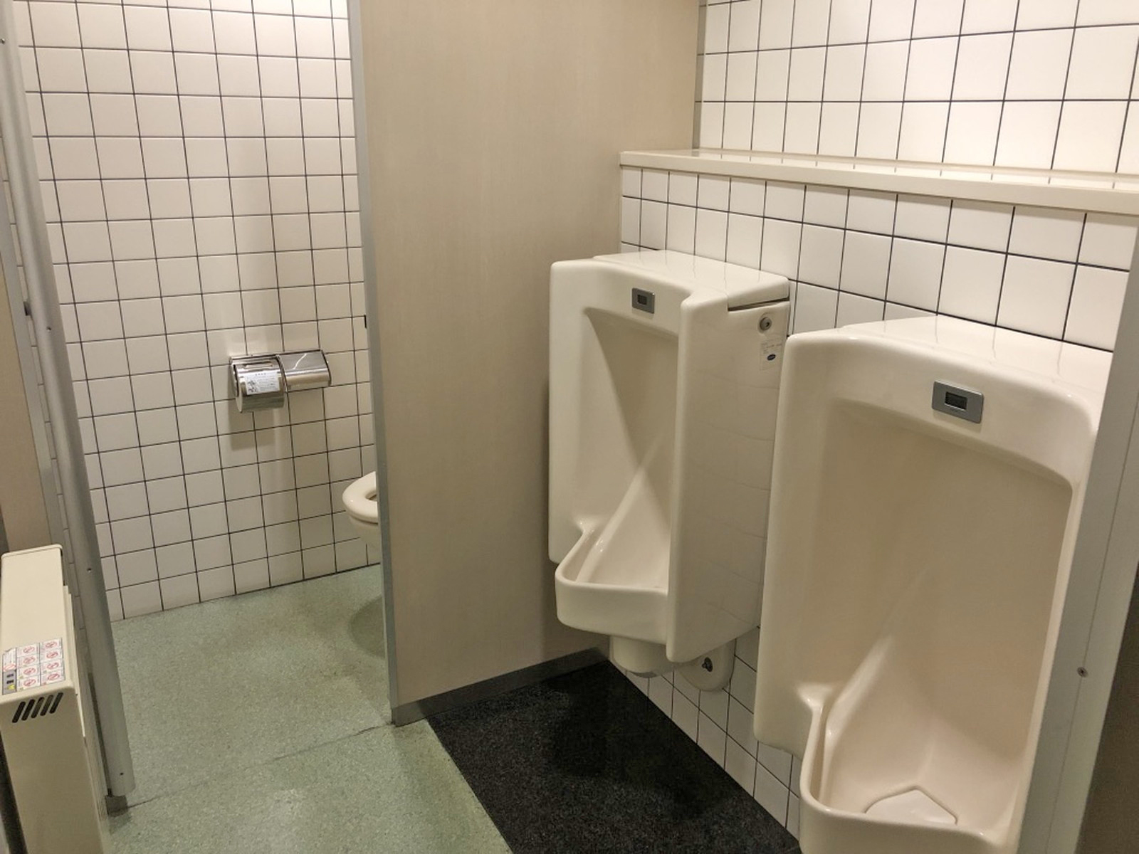男性用トイレ