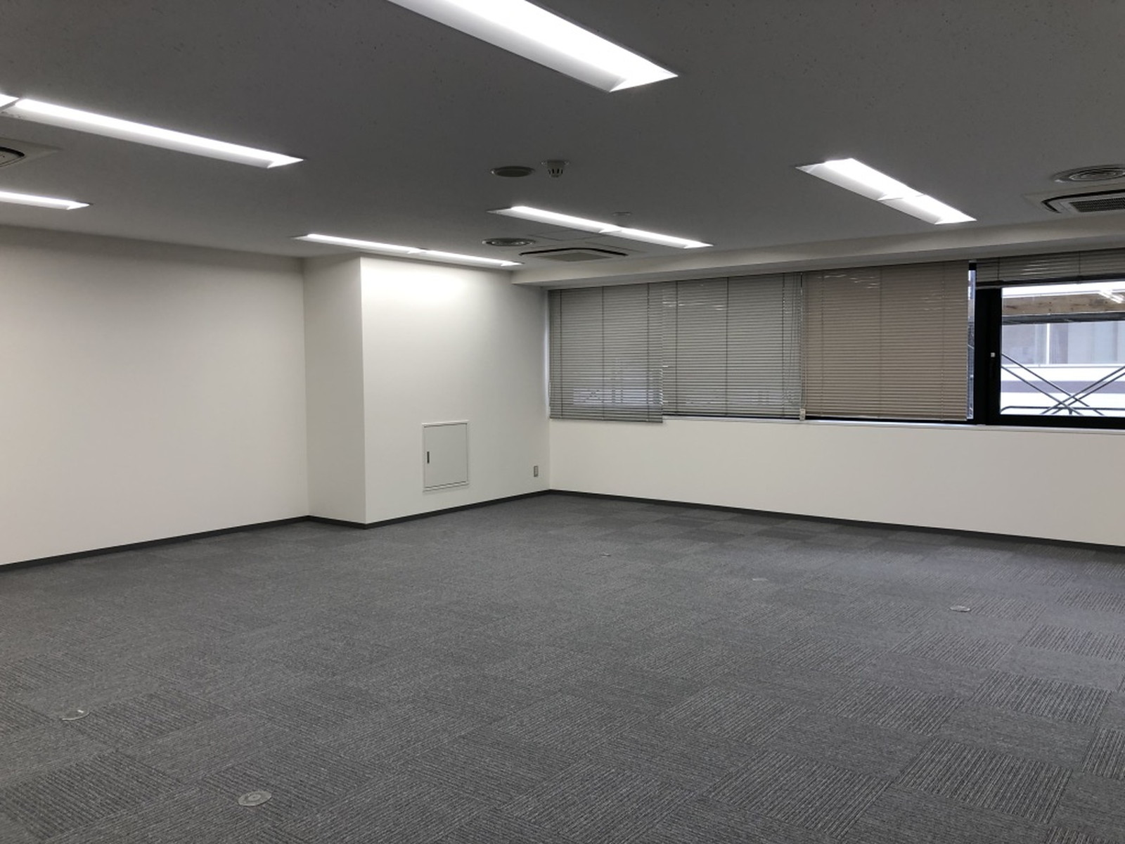 オフィス室内参考画像
