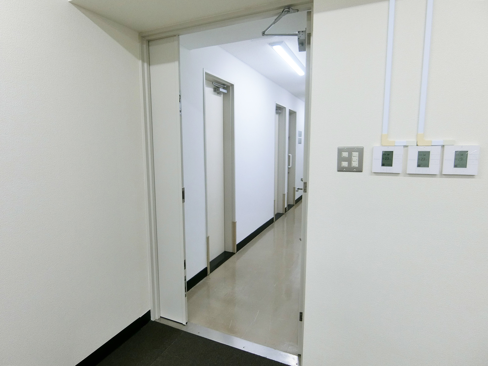 貸室出入口