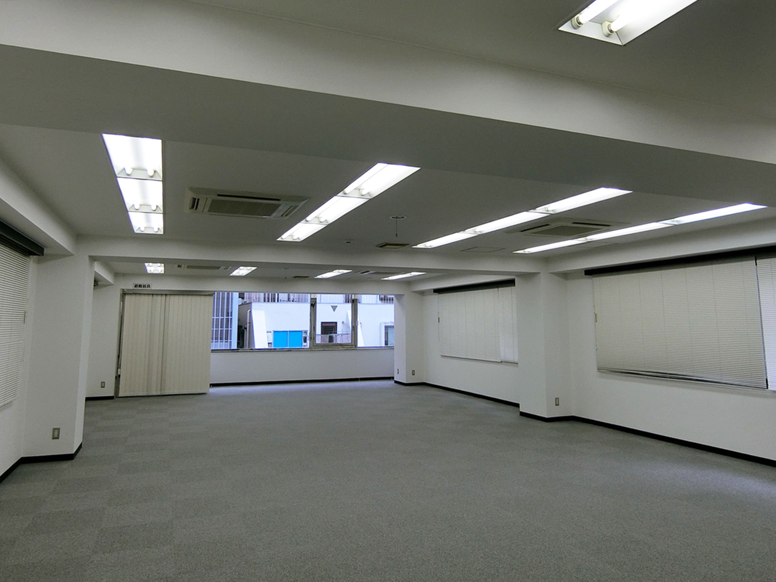 オフィス室内参考画像