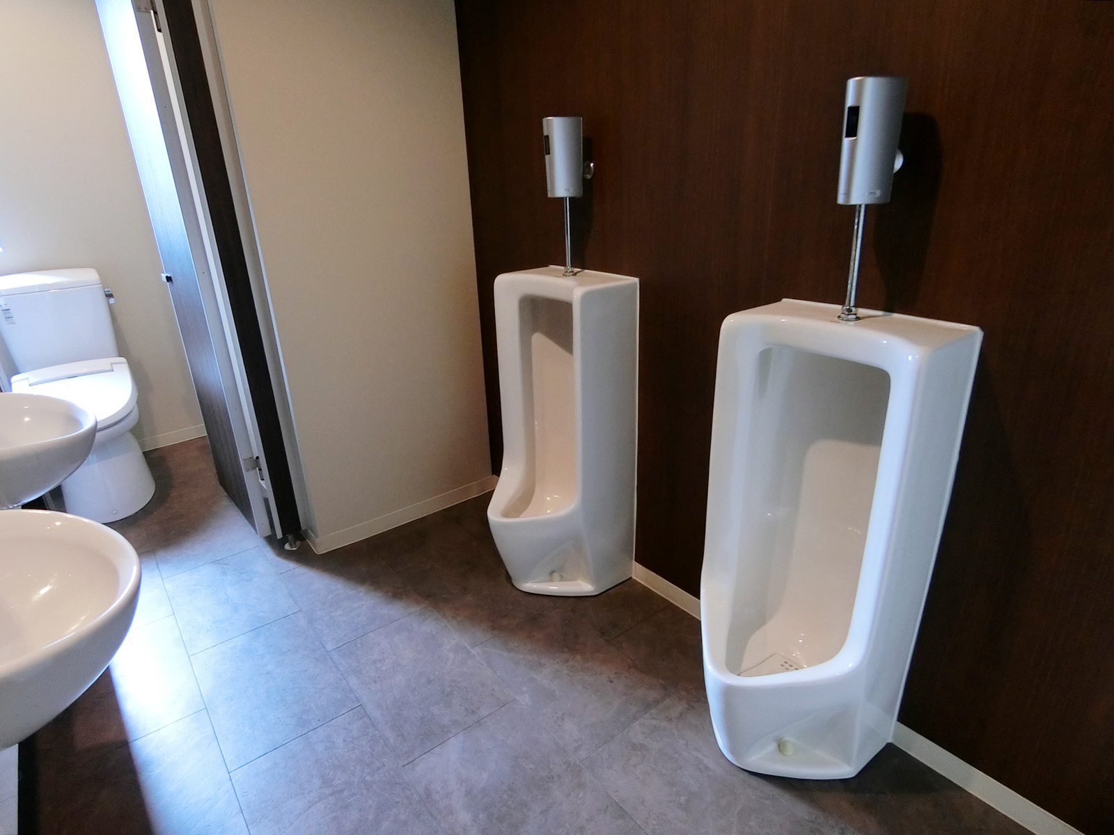 男性用トイレ