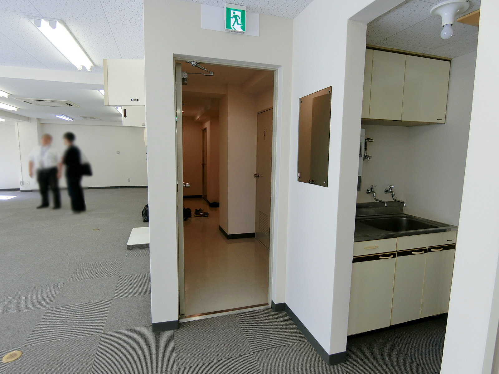 貸室出入口