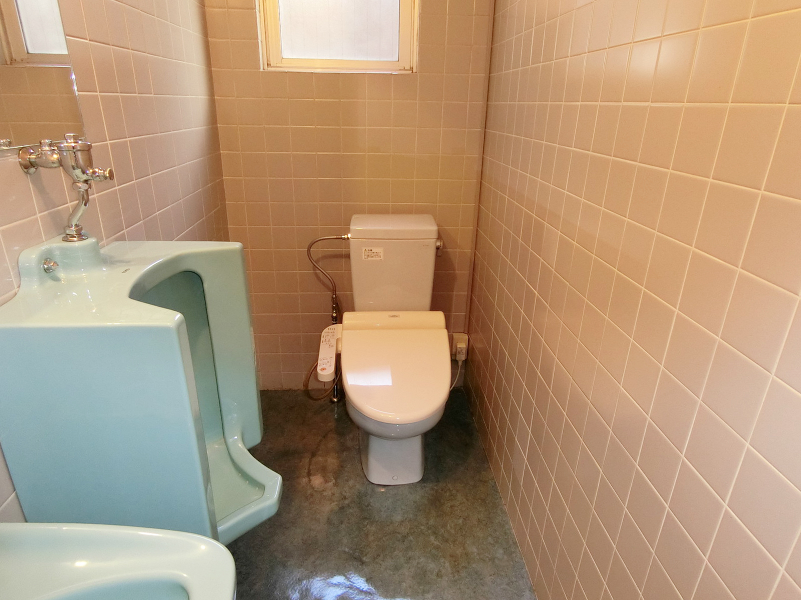 トイレ個室