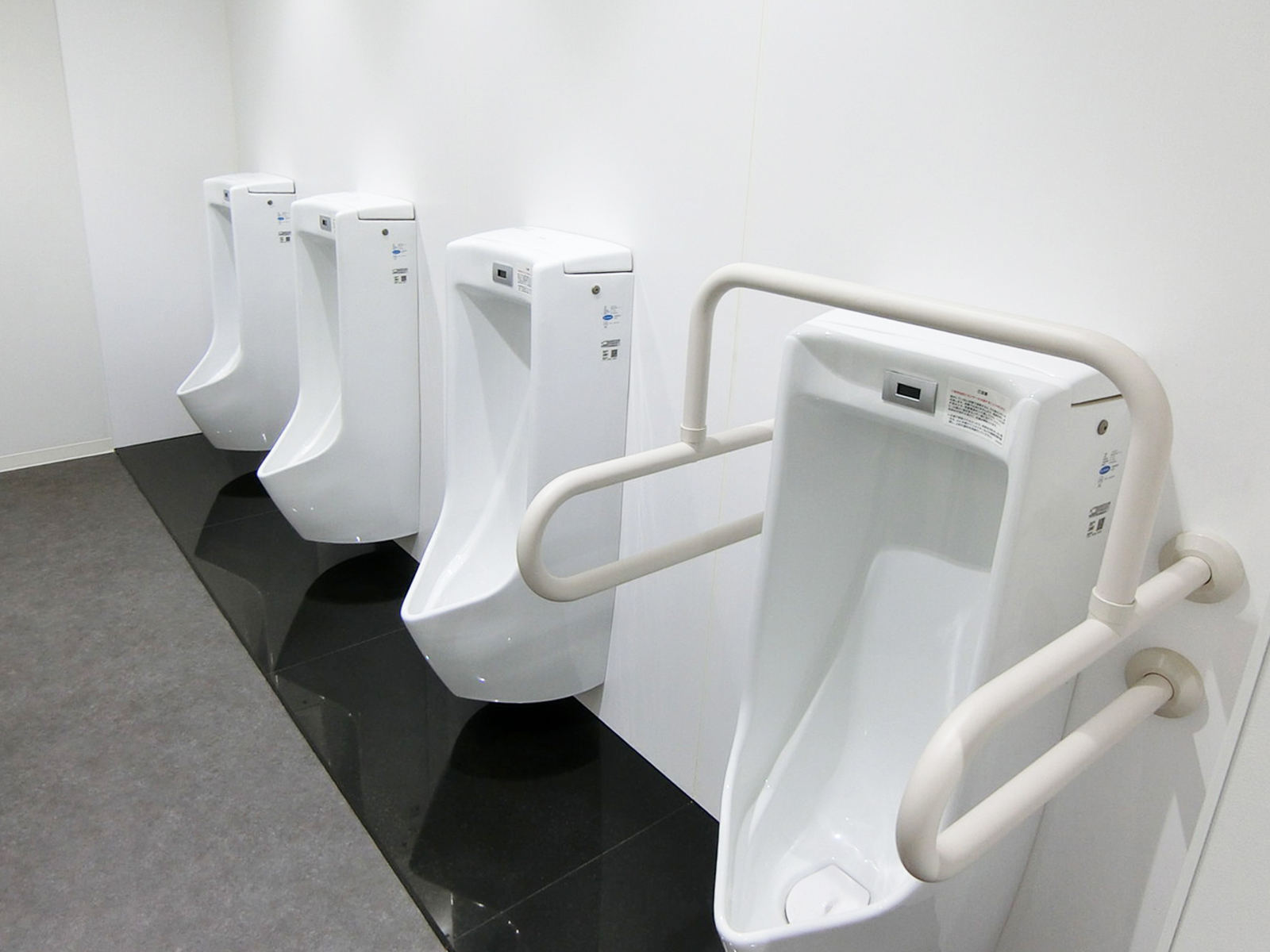 男性用トイレ