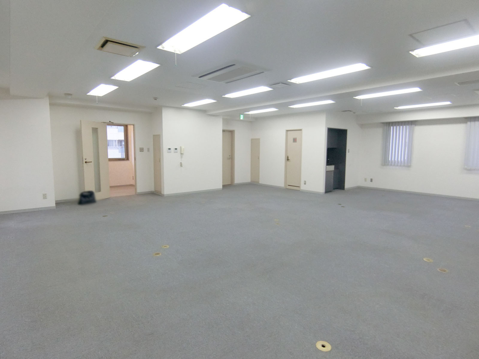 別角度からの様子