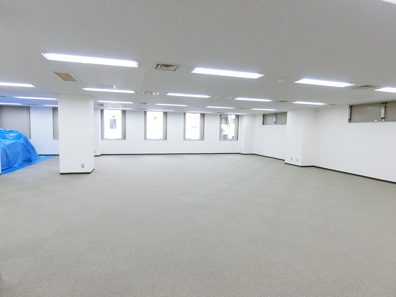 オフィス室内参考画像