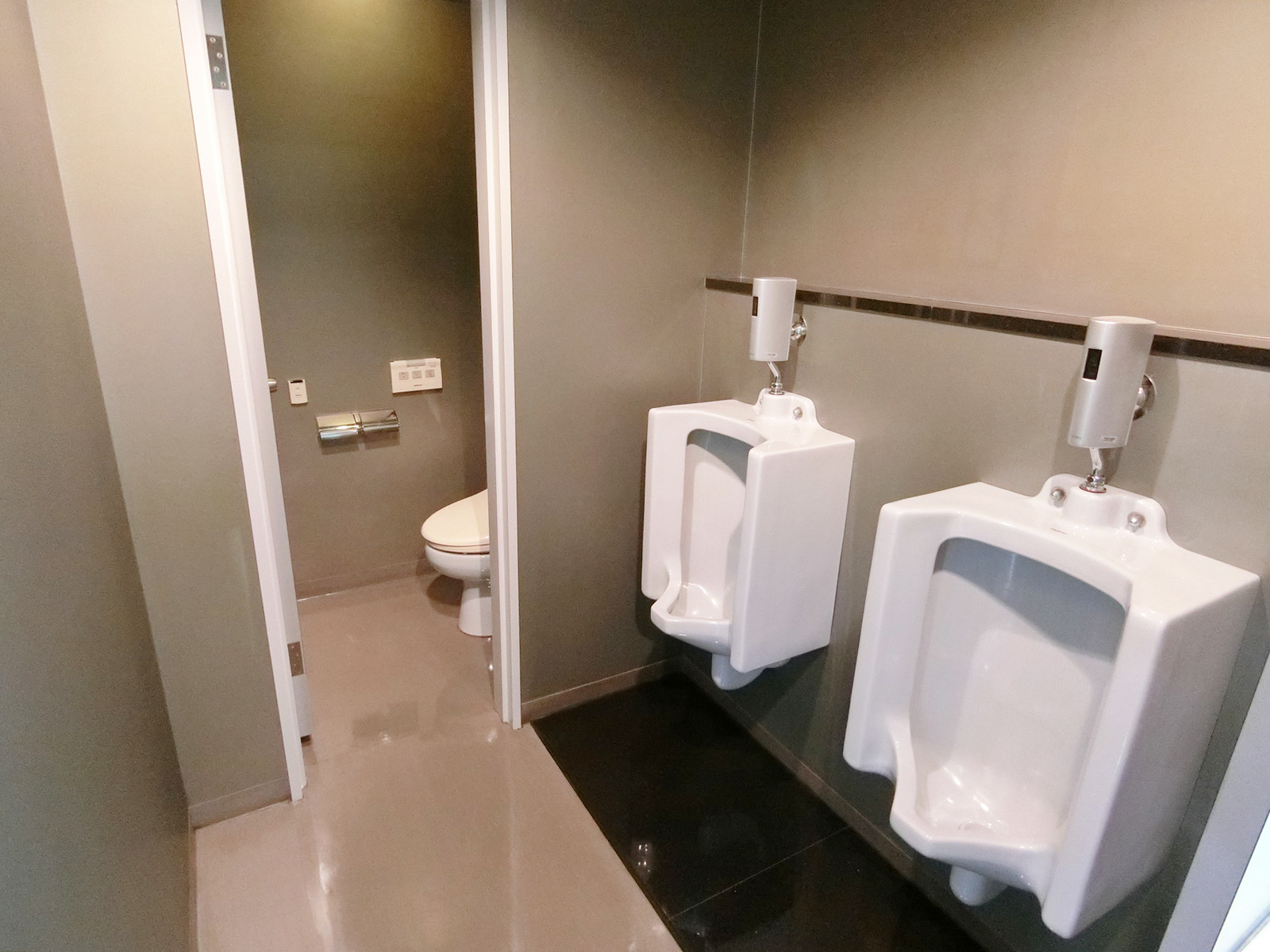 男性用トイレ