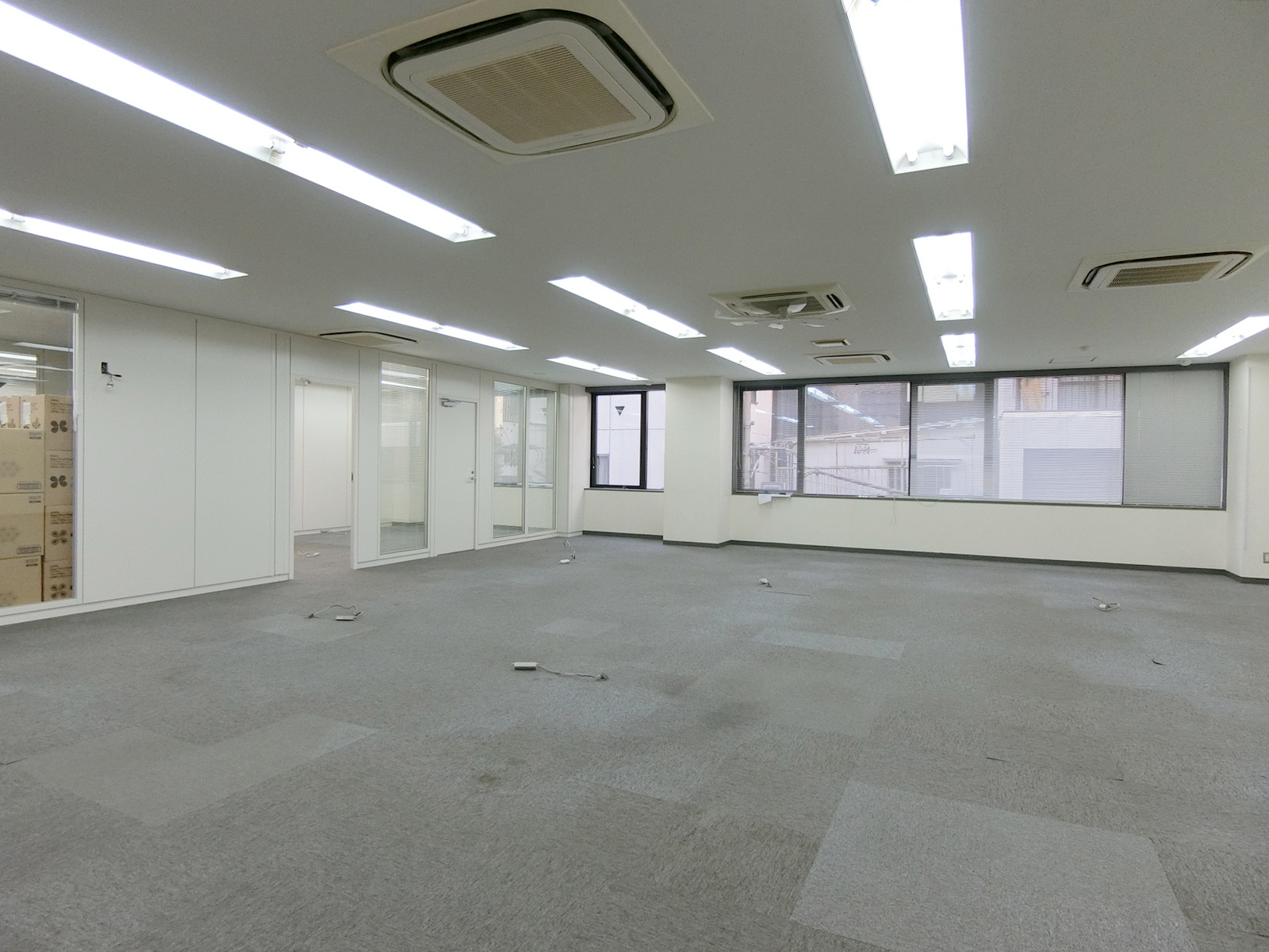 オフィス室内参考画像