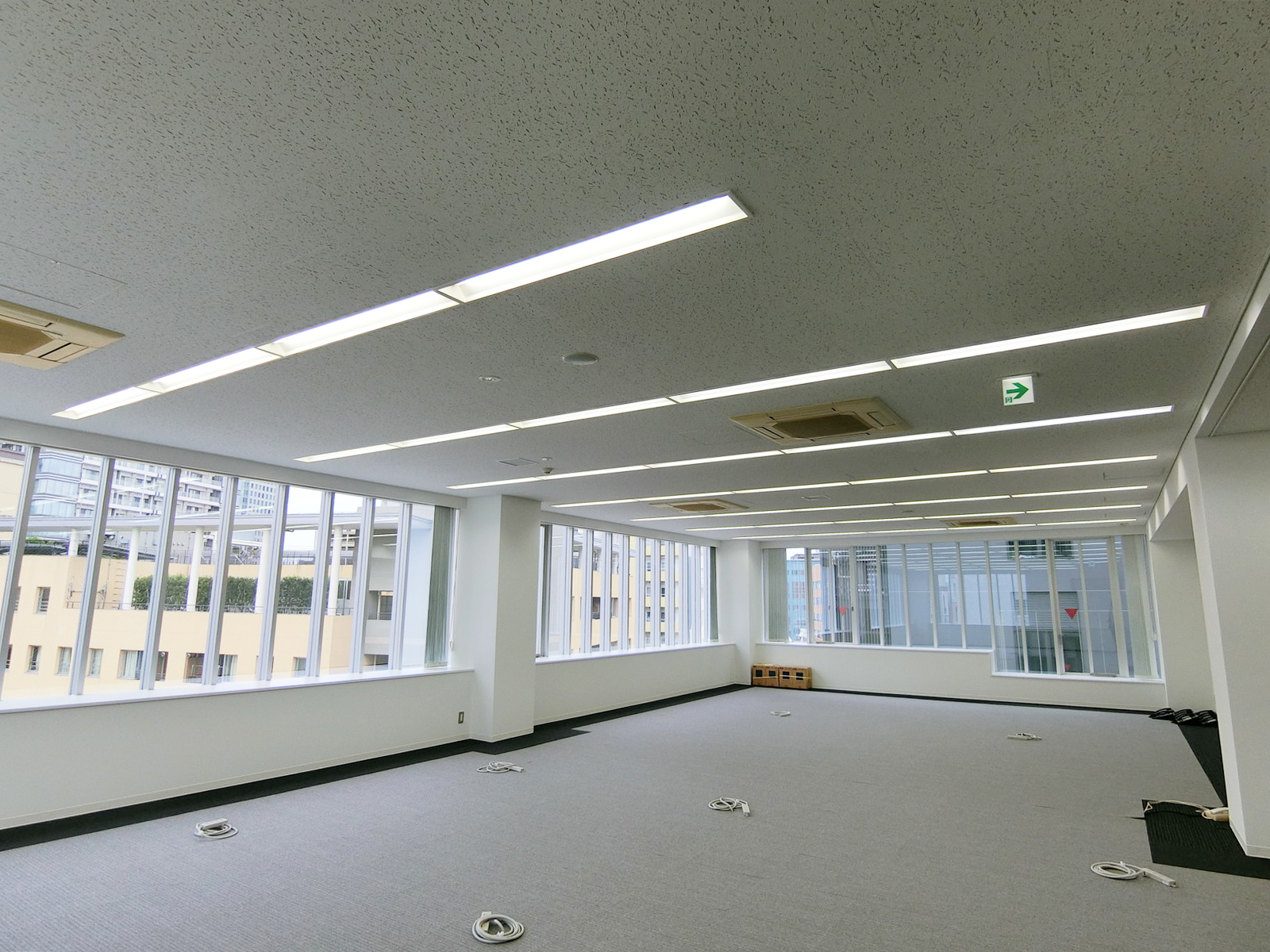オフィス室内参考画像