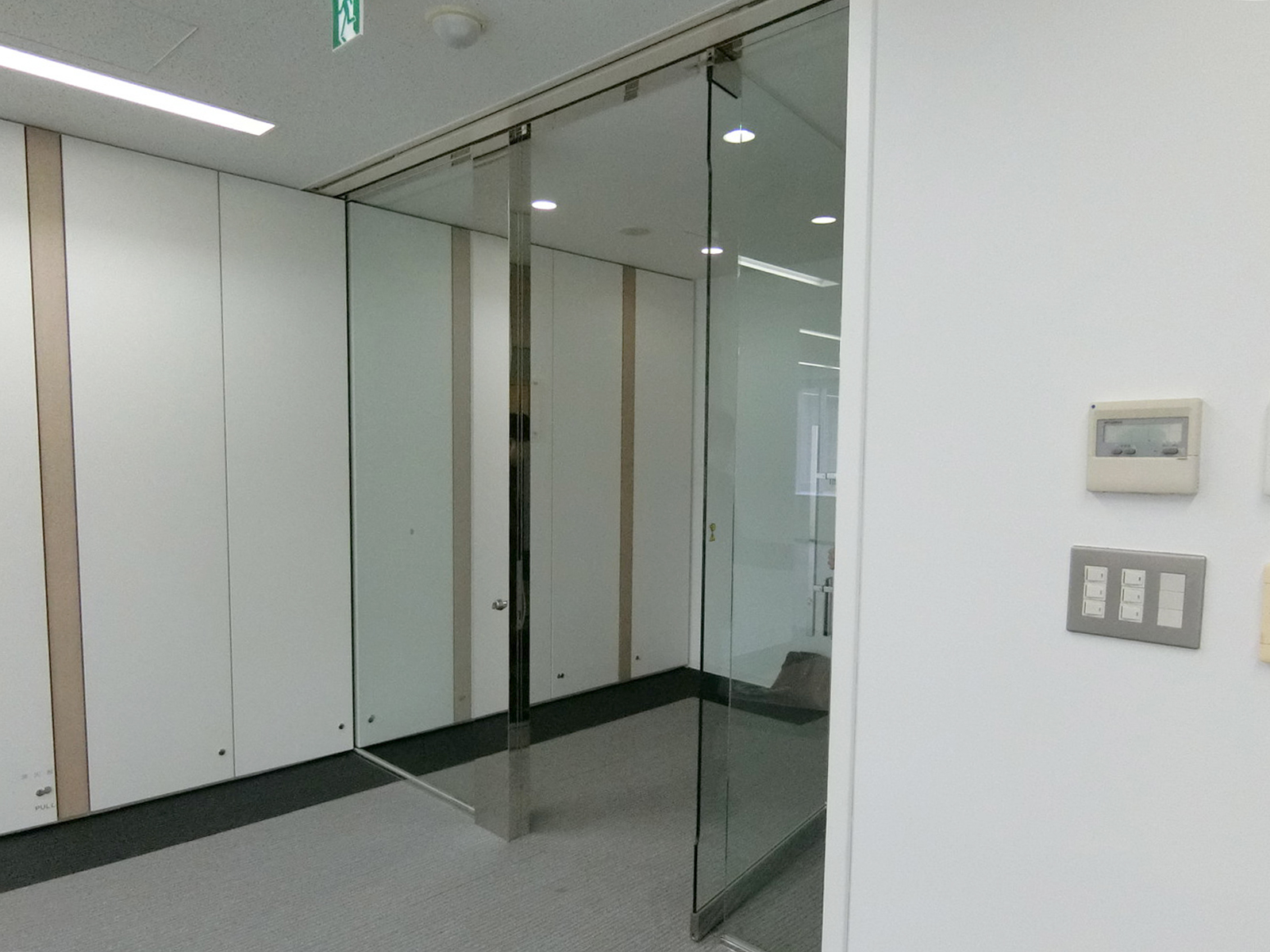 貸室出入口