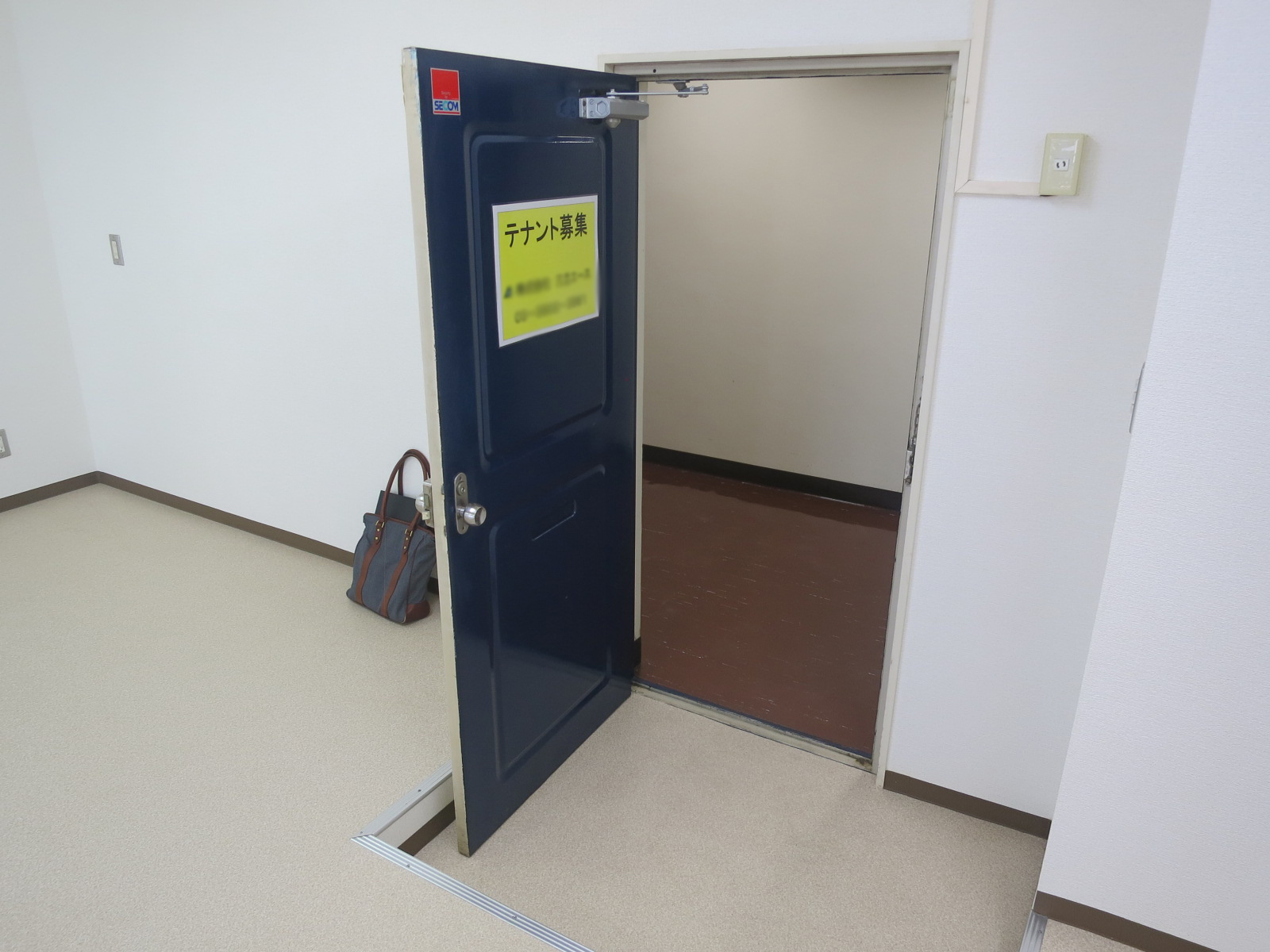貸室出入口