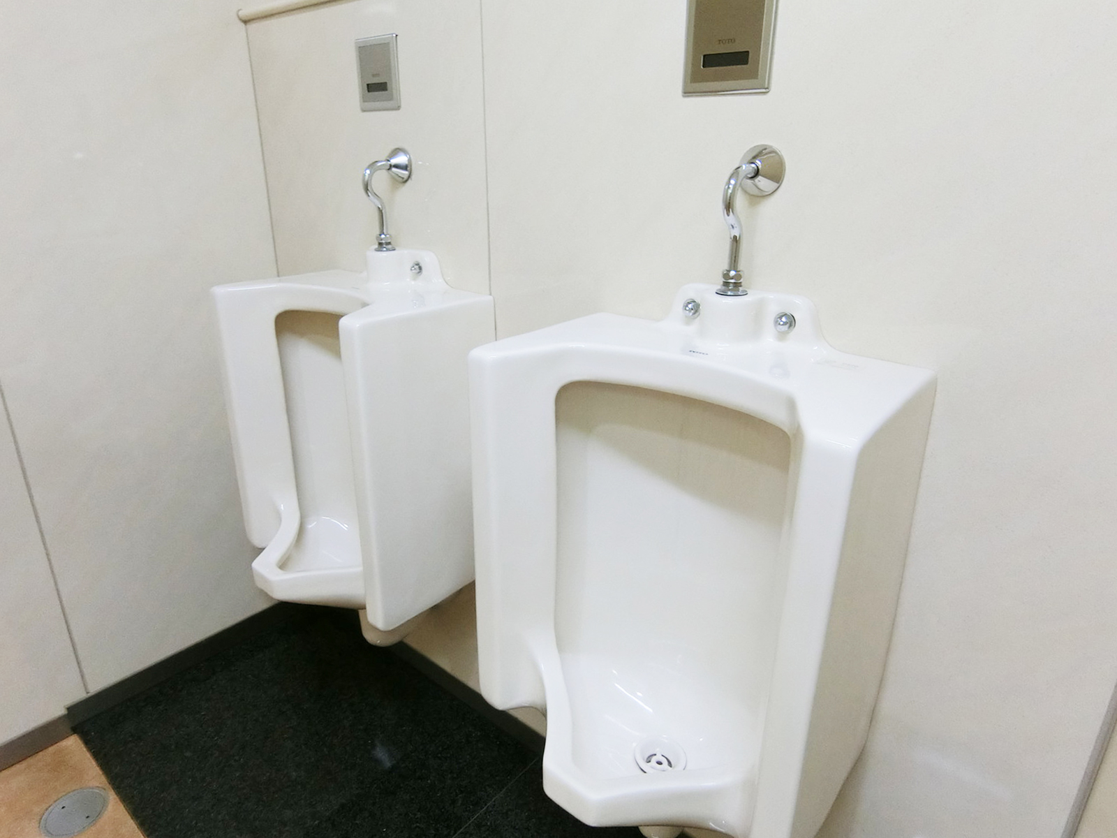男性用トイレ