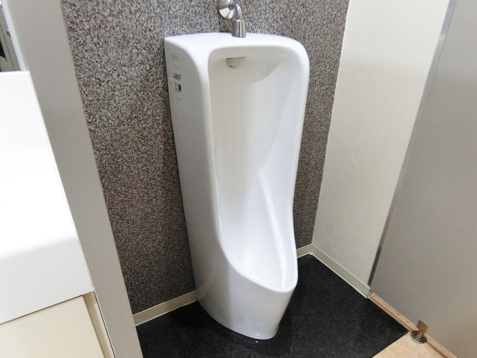 男性用トイレ