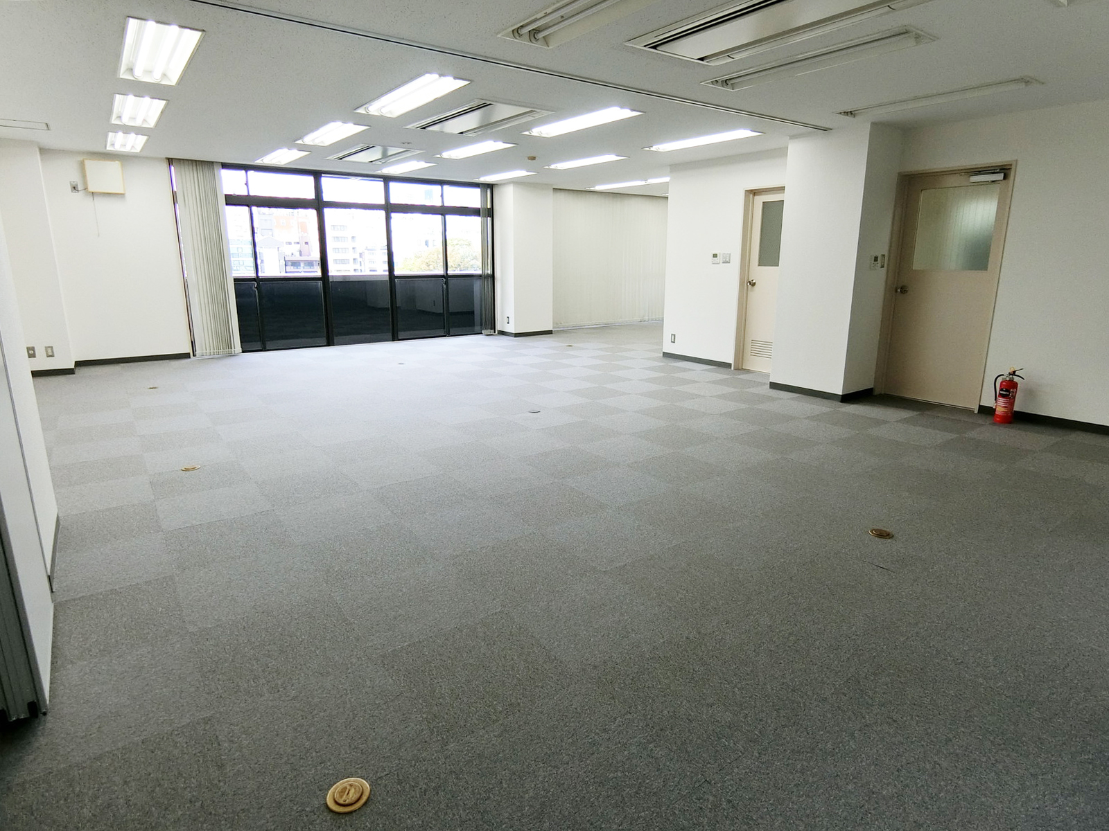 オフィス室内参考画像