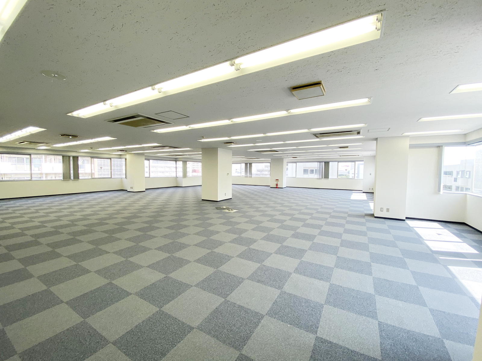 出入り口側からの様子