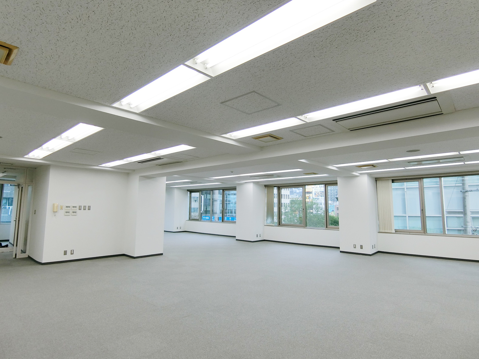 貸室出入口側からの様子