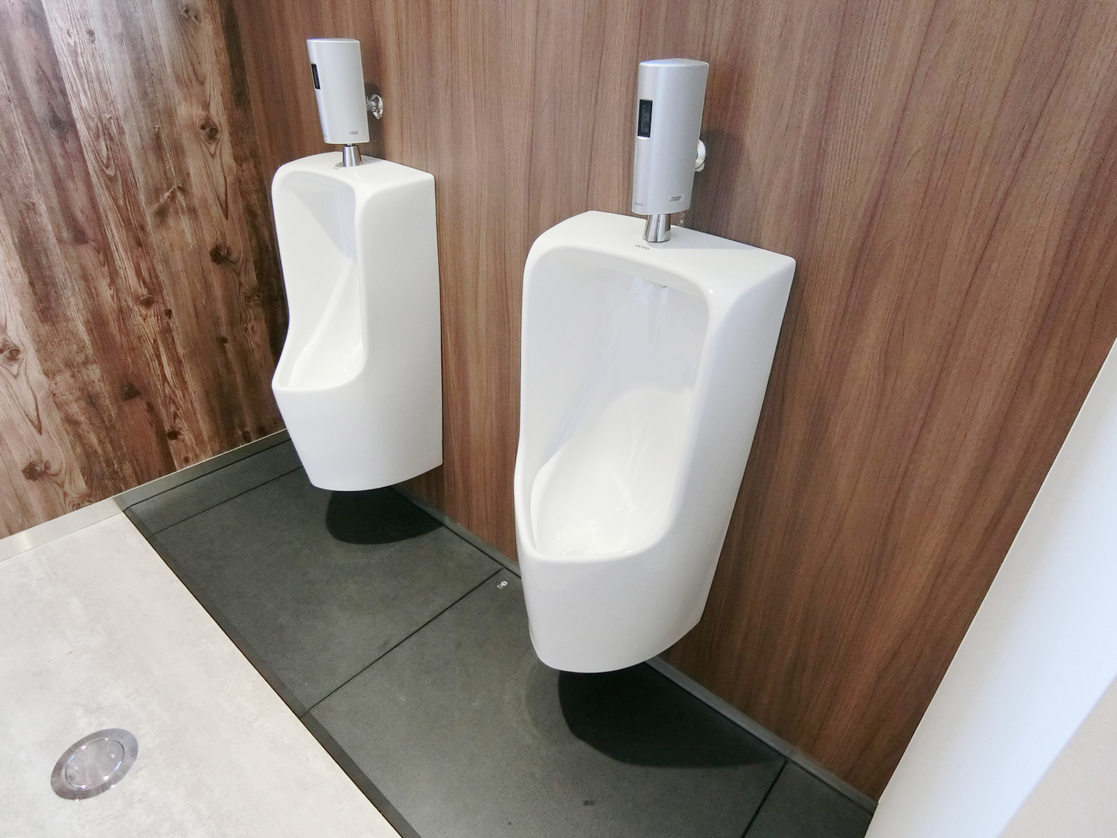 男性用トイレ