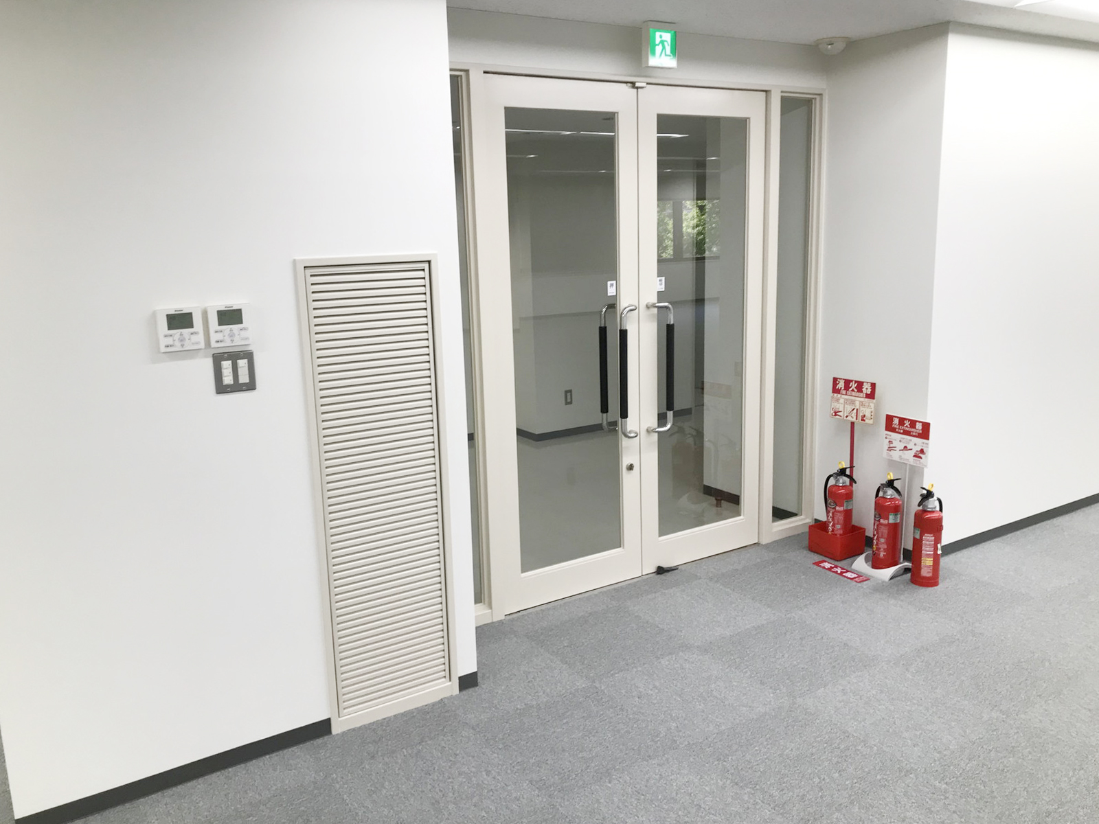 貸室出入口