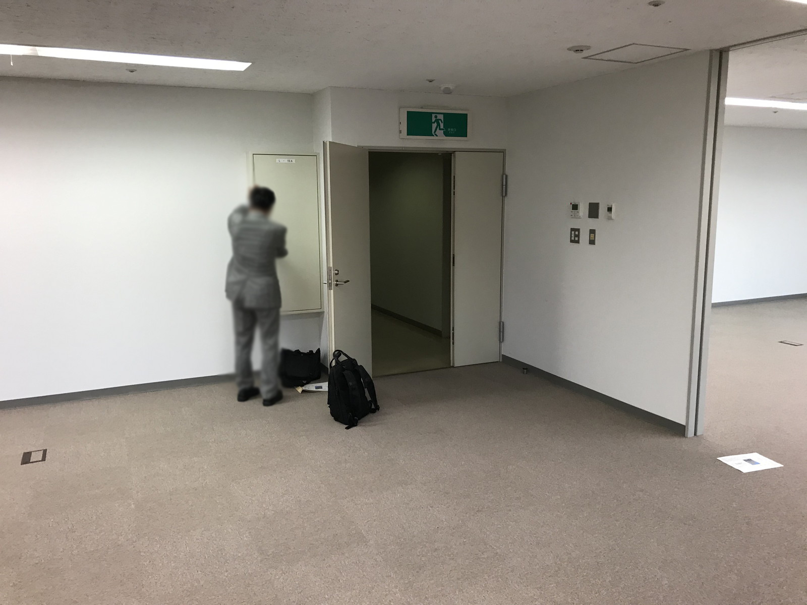 貸室出入口