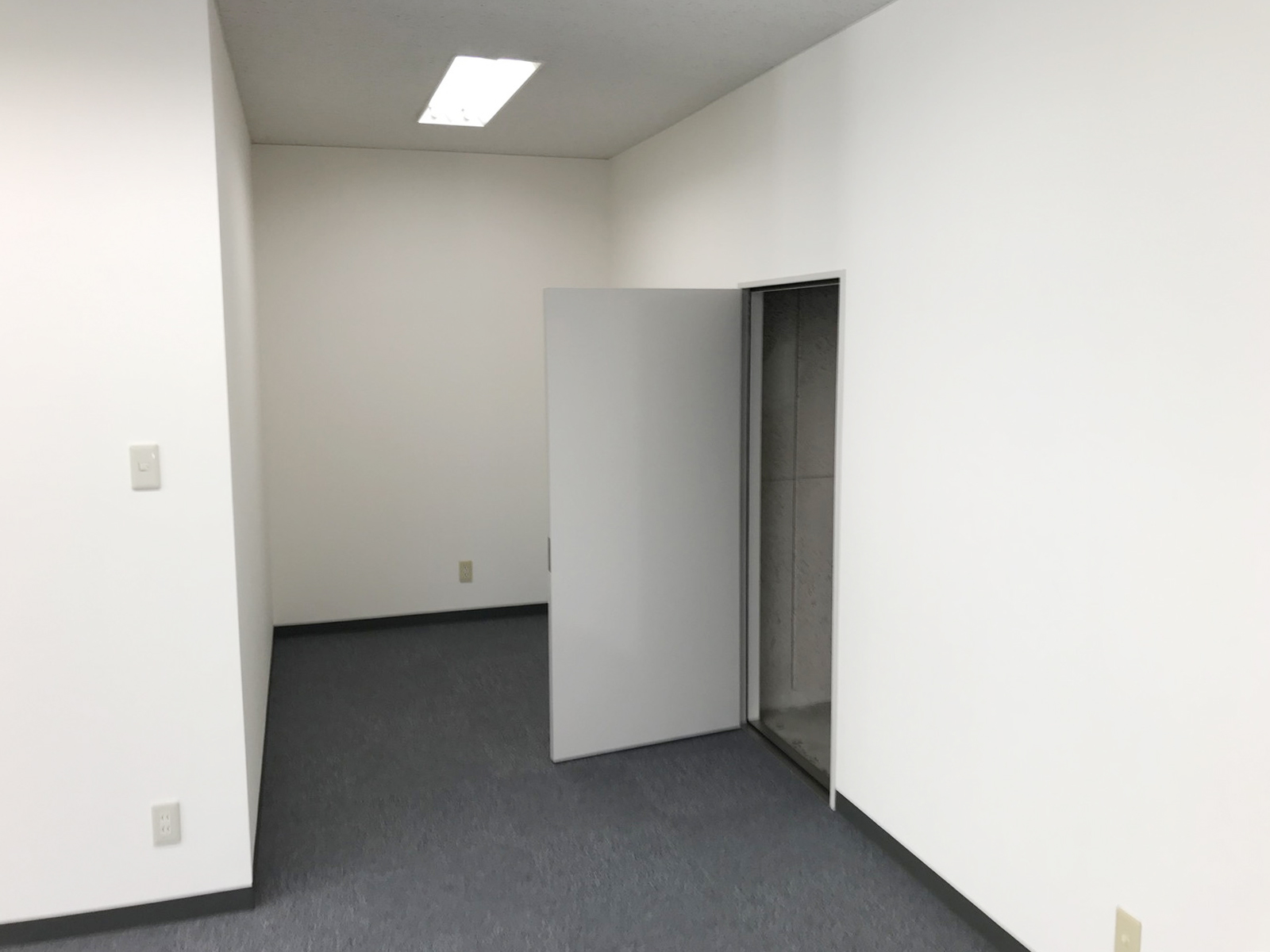 貸室出入口