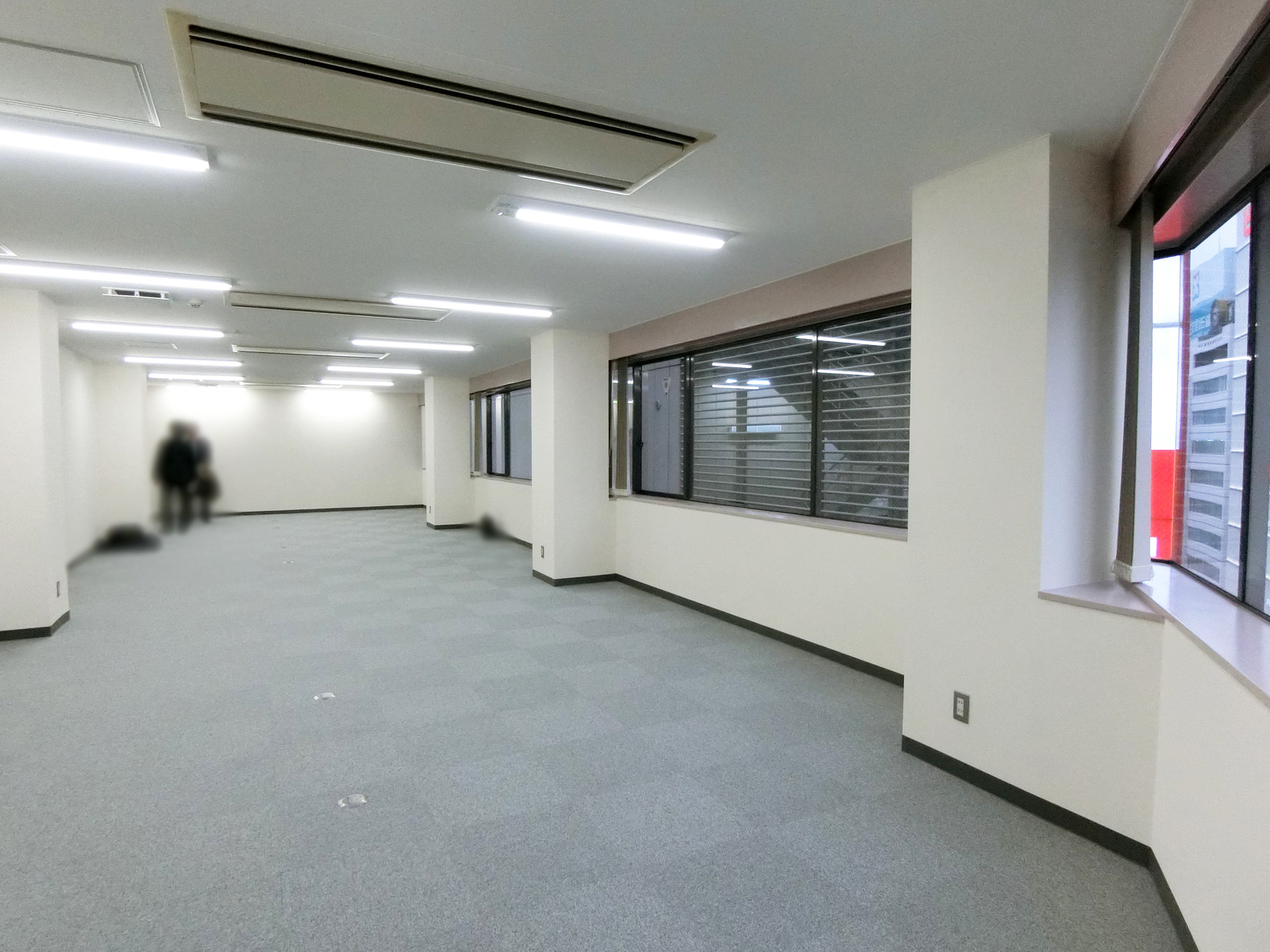 別角度の様子