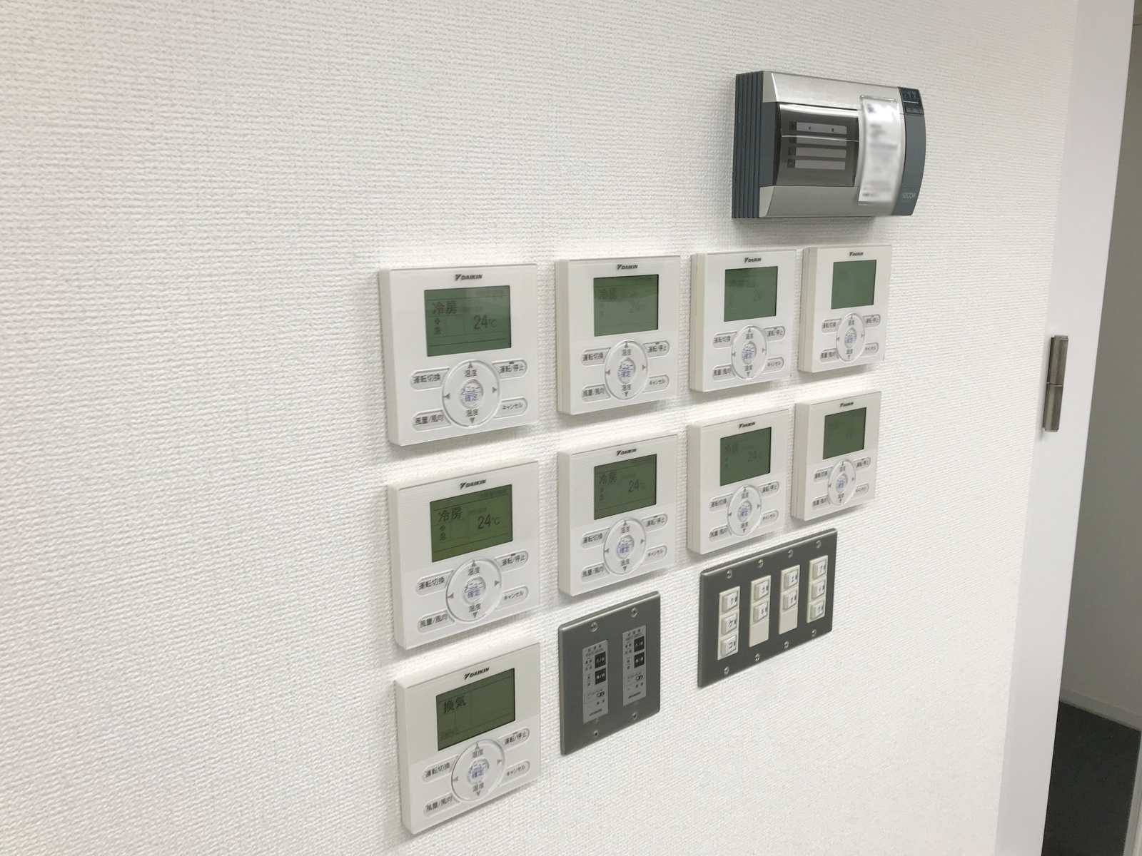 スイッチ類