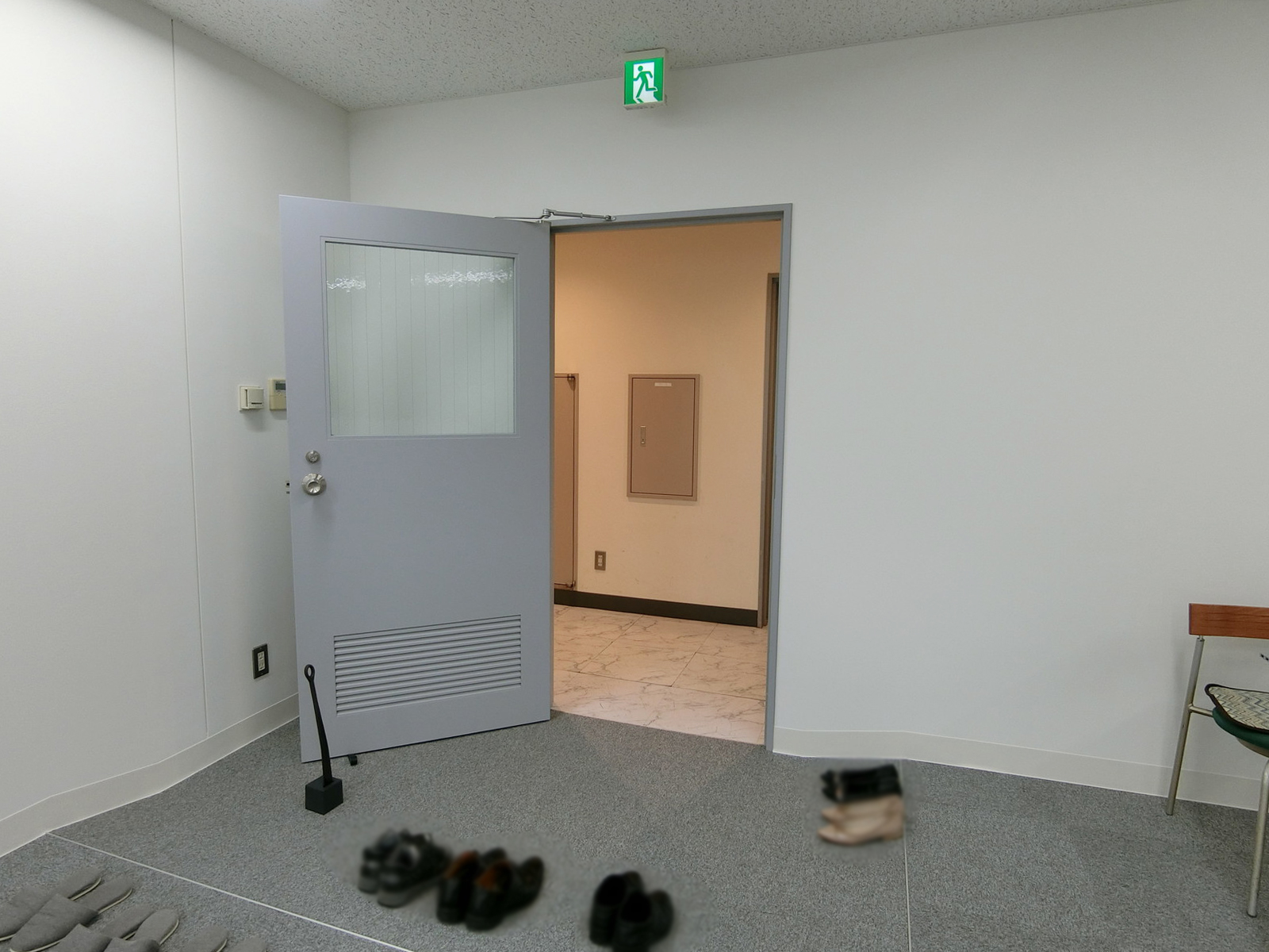貸室出入口