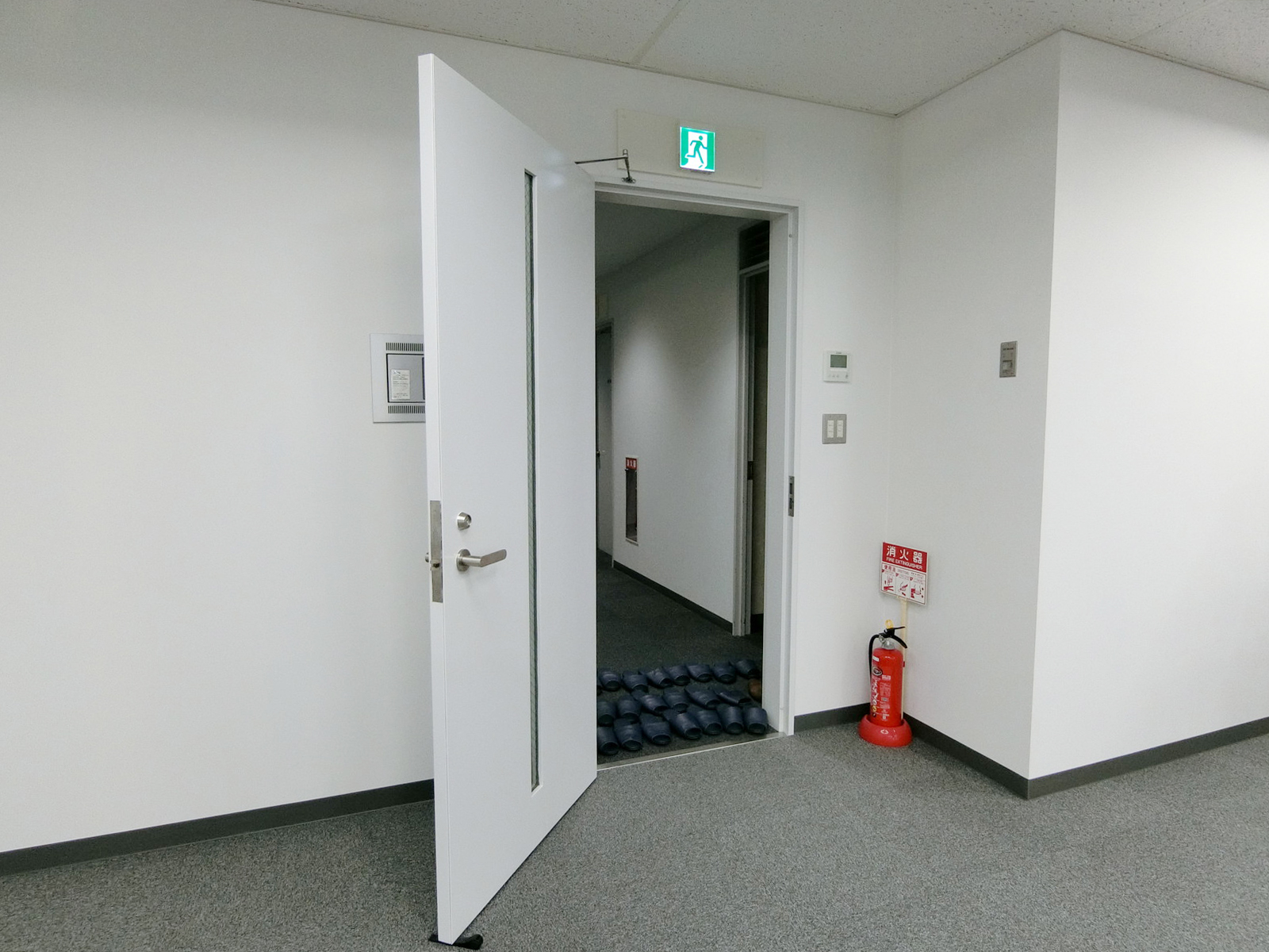 貸室出入り口