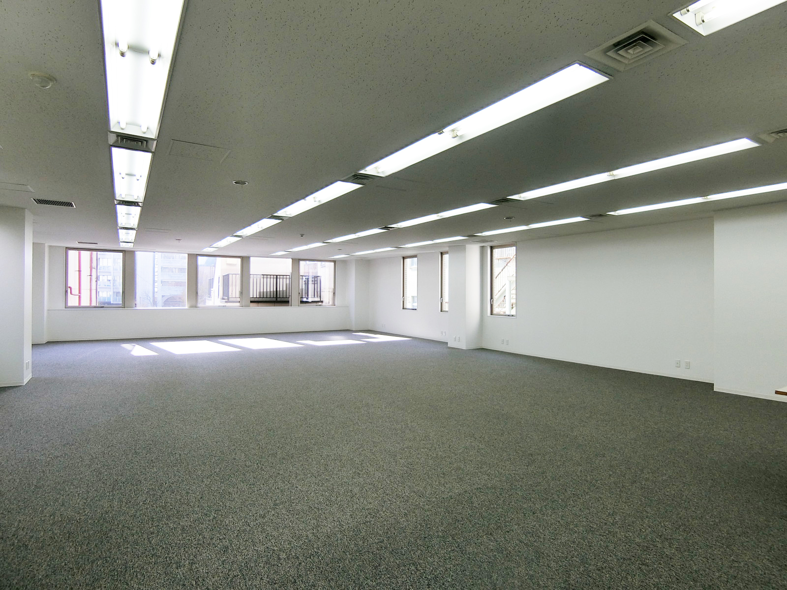 オフィス室内参考画像（3階・約64坪）
