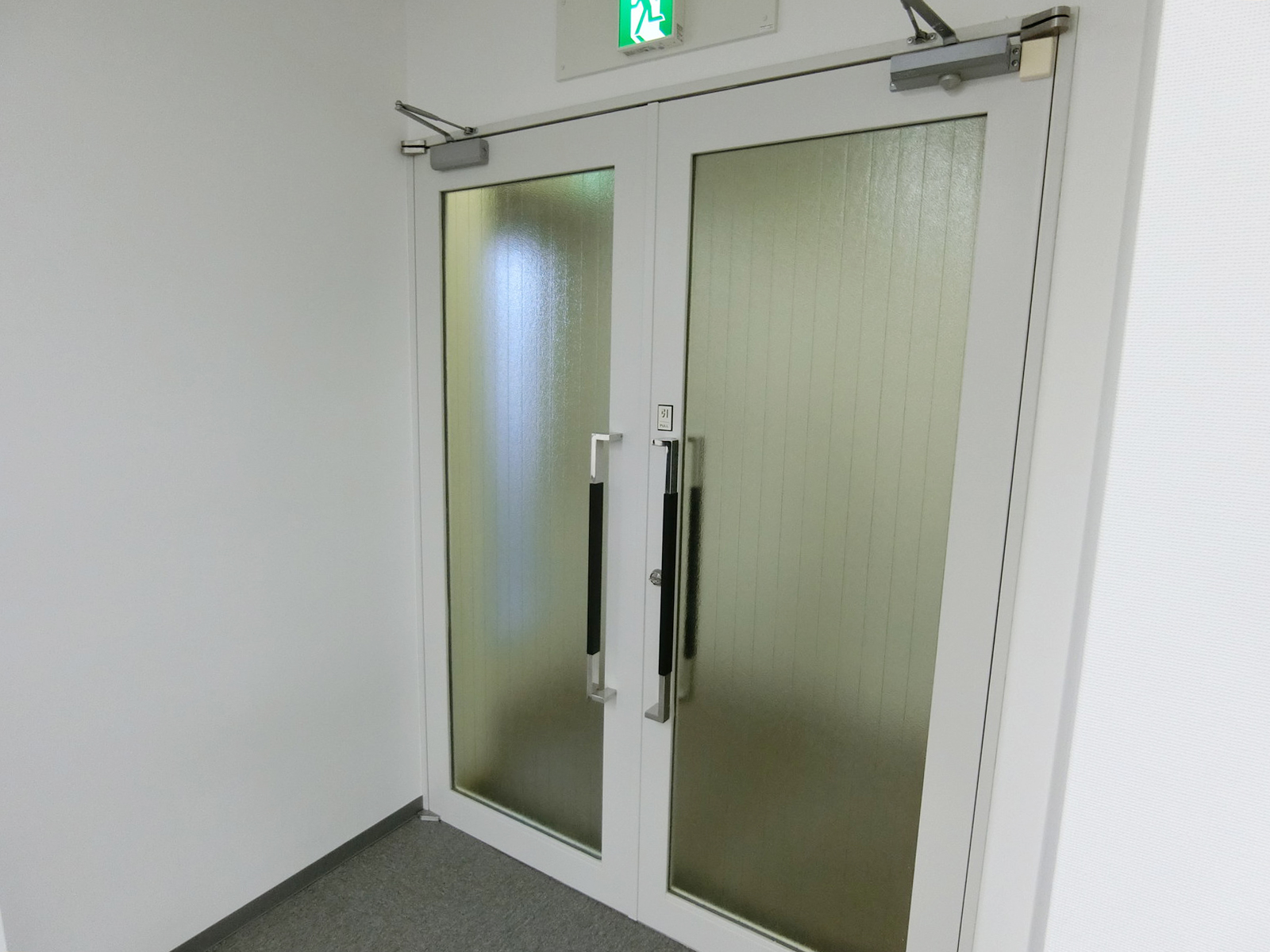 貸室出入口