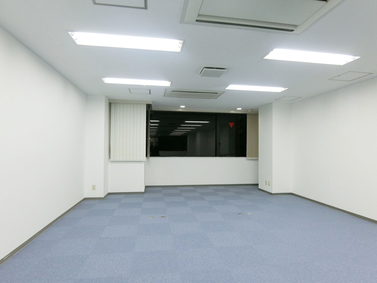 オフィス室内参考画像